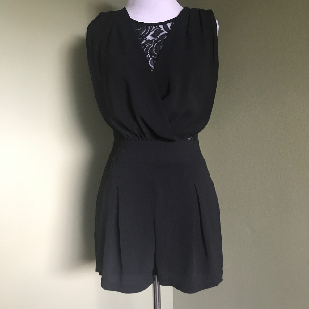 NWT Alt.B Women’s Black Chiffon Lace detail Sleeveless Romper.